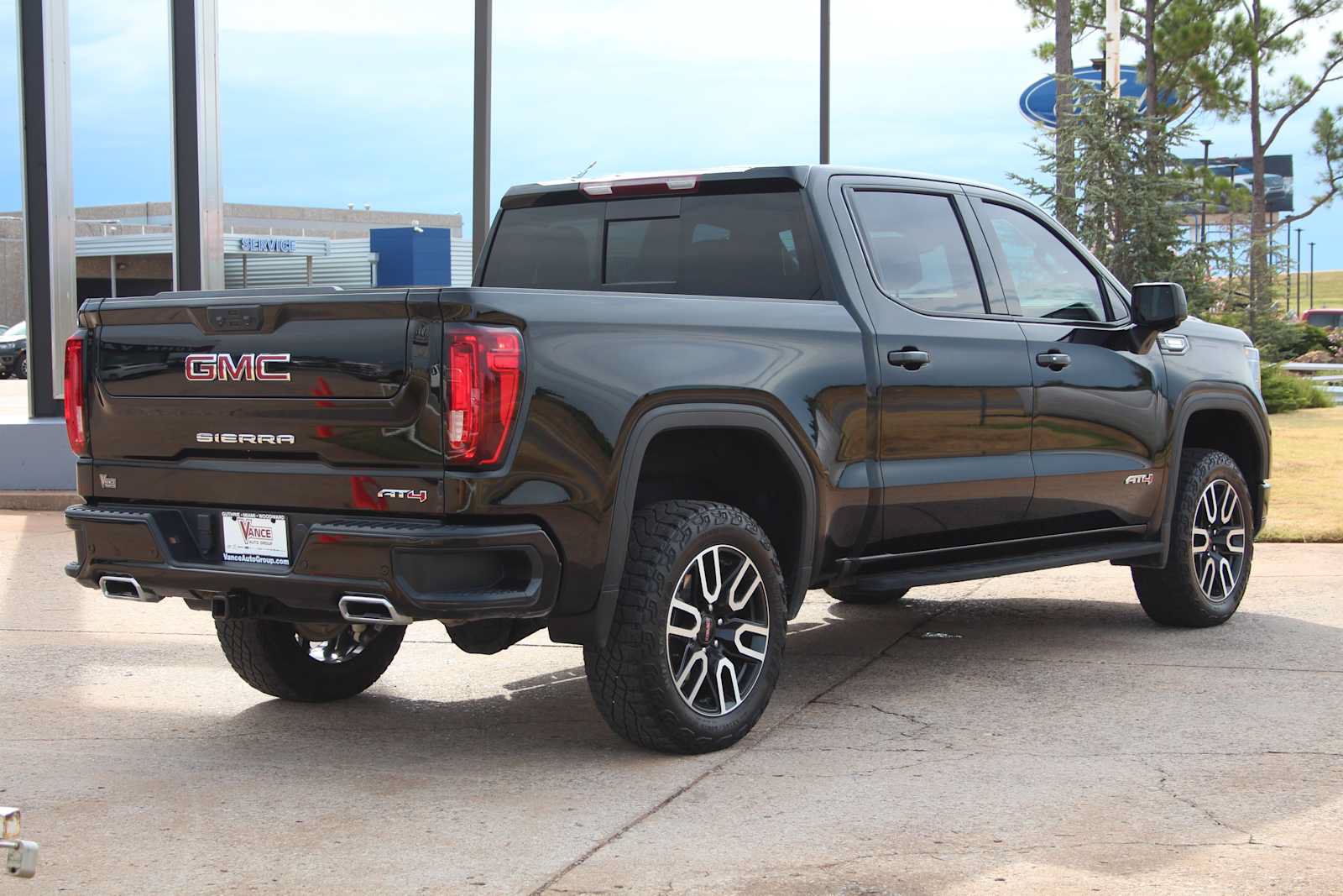 Used 2024 GMC Sierra 1500 AT4 w/ AT4 Premium Package AWD/4WD image 16