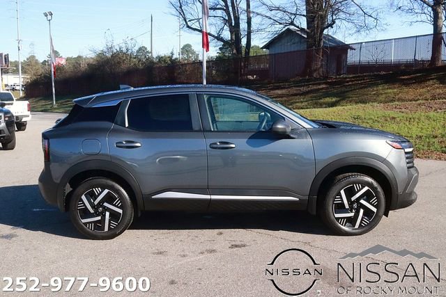 Used 2025 Nissan Kicks SV w/ Charging Package image 5