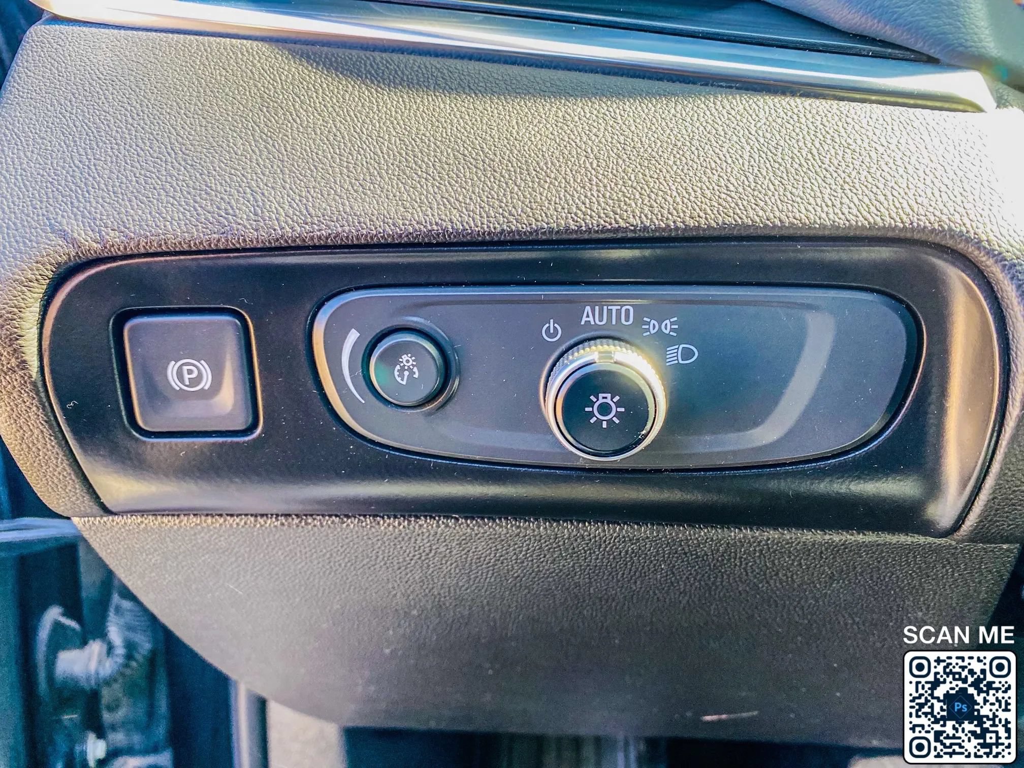 Used 2021 Buick Enclave Essence w/ Sound and Sites Package FWD image 19