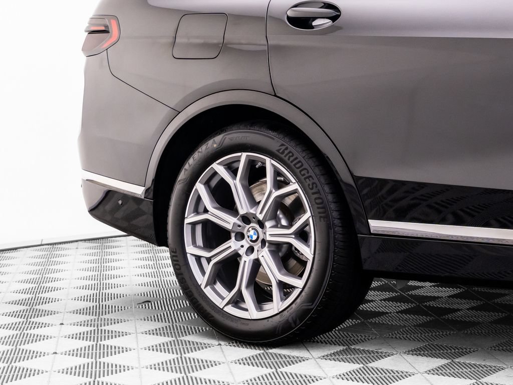Used 2025 BMW X7 xDrive40i w/ Premium Package AWD/4WD image 35