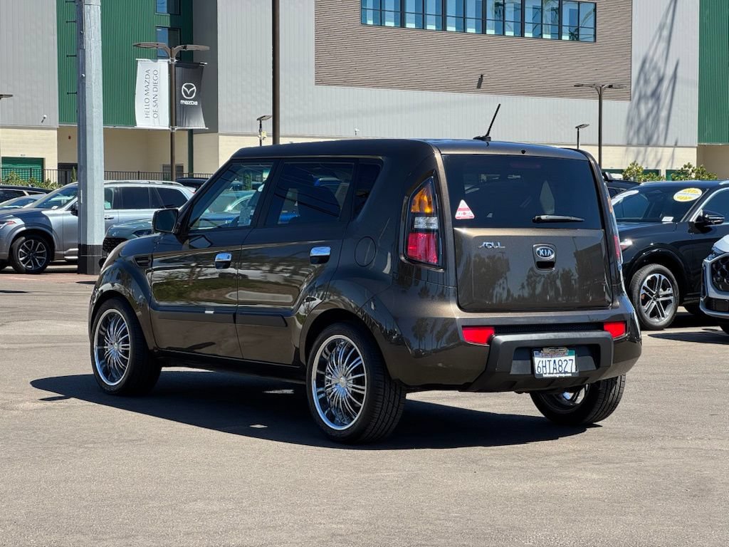 Used 2010 Kia Soul ! FWD image 32