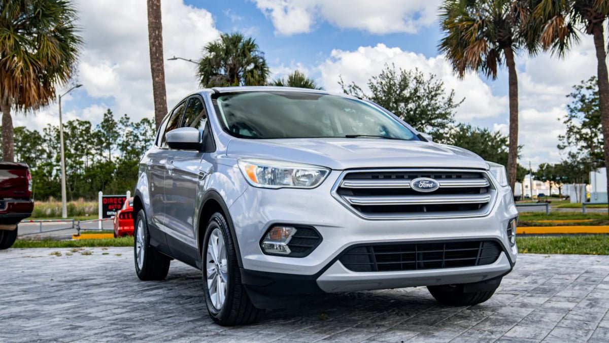 Used 2017 Ford Escape SE FWD image 18