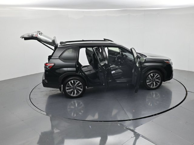 Used 2025 Subaru Forester Touring w/ Popular Package - Touring AWD/4WD image 48