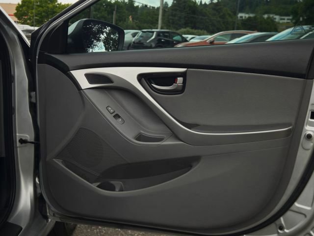 Used 2012 Hyundai Elantra Limited w/ Technology Pkg 5 FWD image 28