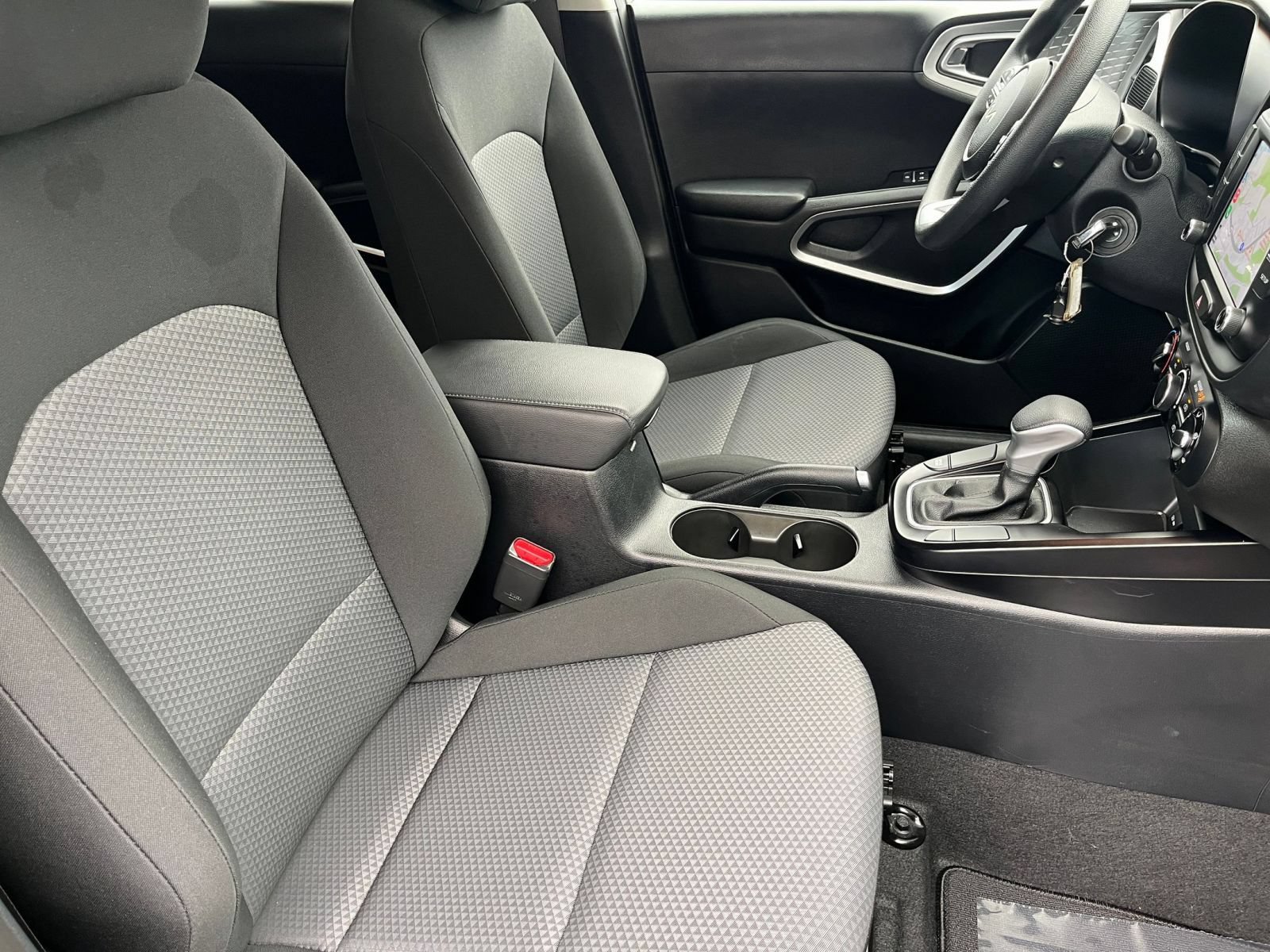 Used 2025 Kia Soul LX w/ LX Technology Package FWD image 36