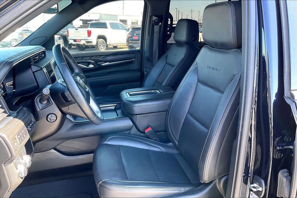 Used 2023 GMC Yukon Denali image 17