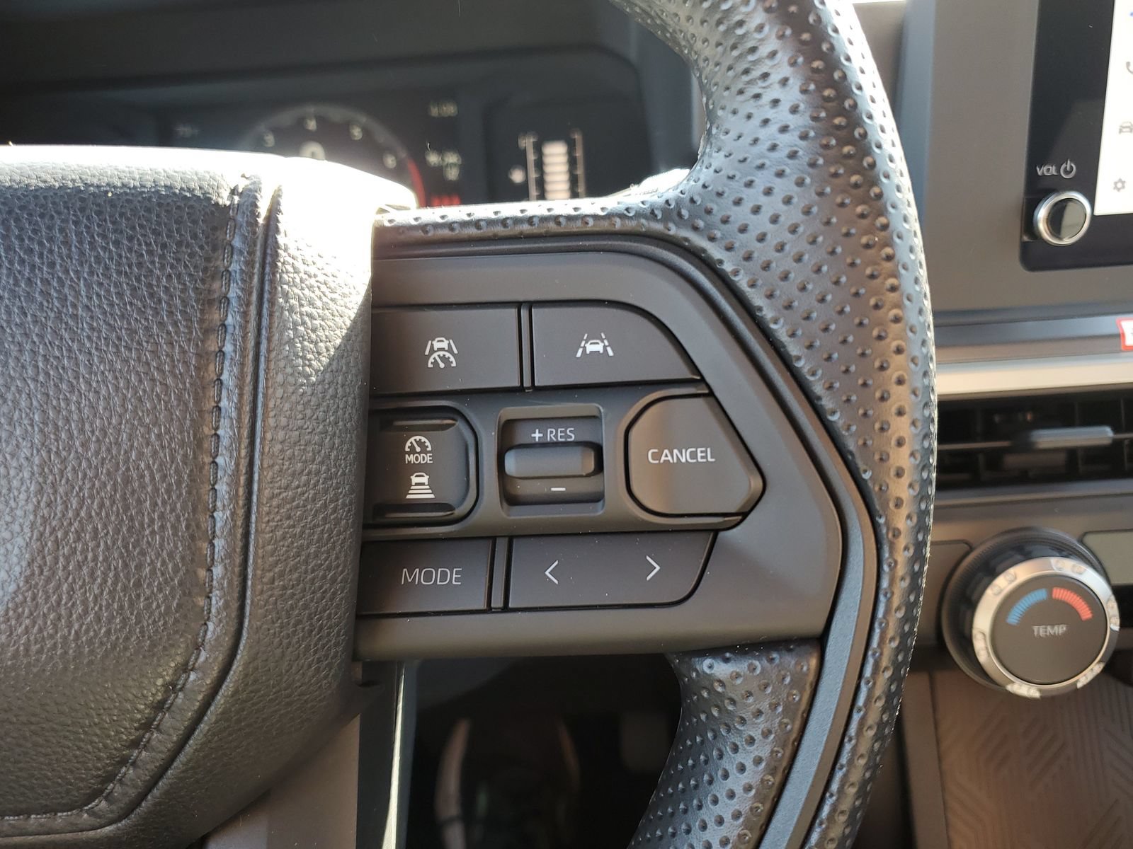 Certified 2025 Toyota Tacoma SR5 AWD/4WD image 23