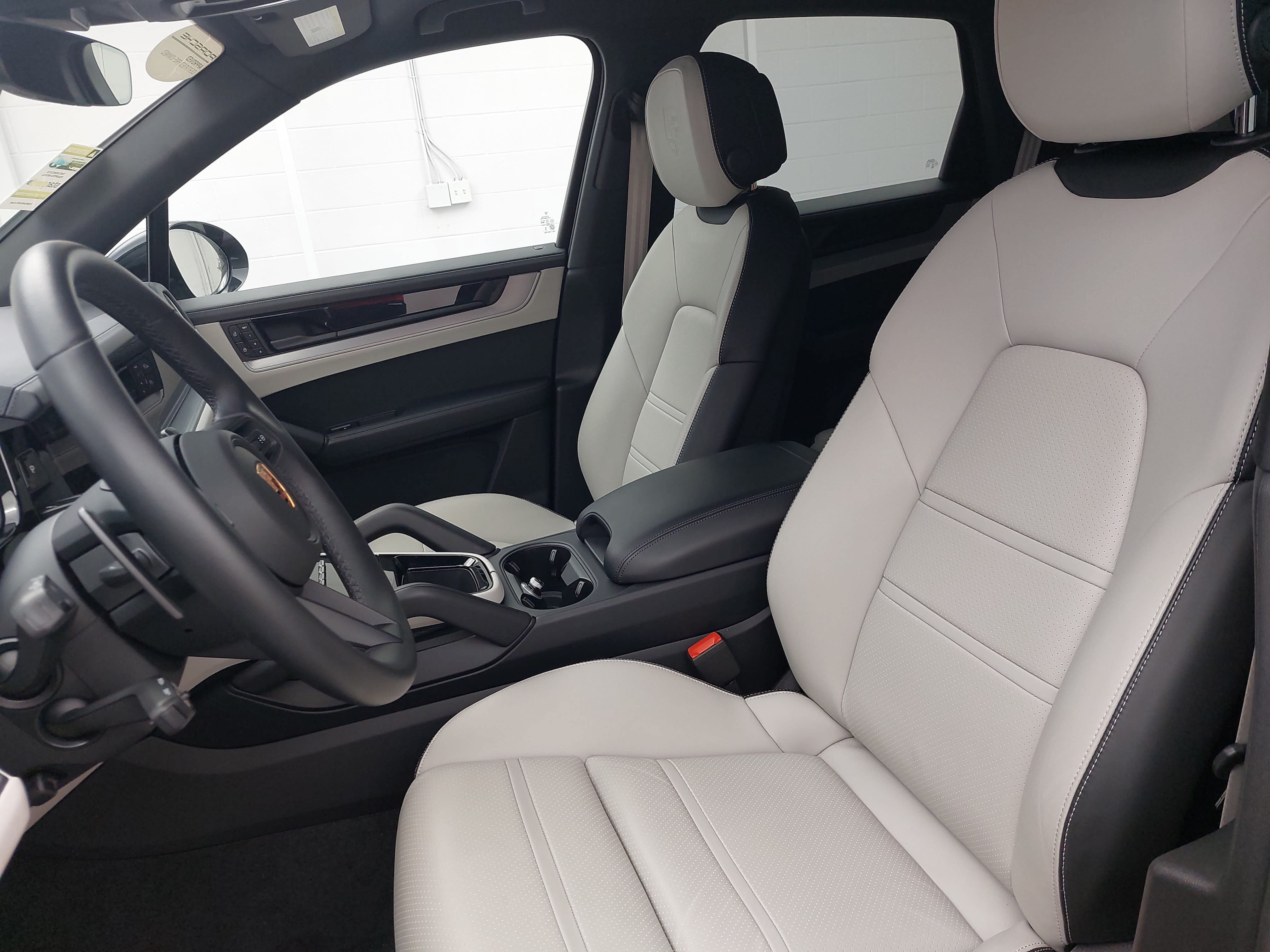 Certified 2026 Porsche Cayenne AWD/4WD image 17