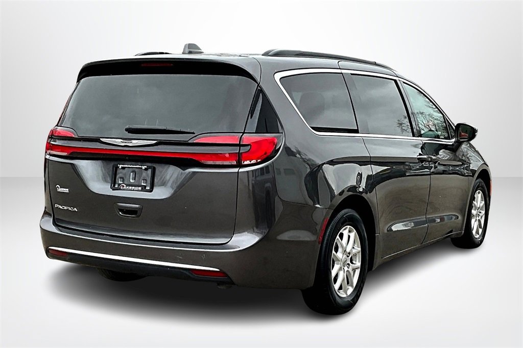 Used 2022 Chrysler Pacifica Touring-L image 5