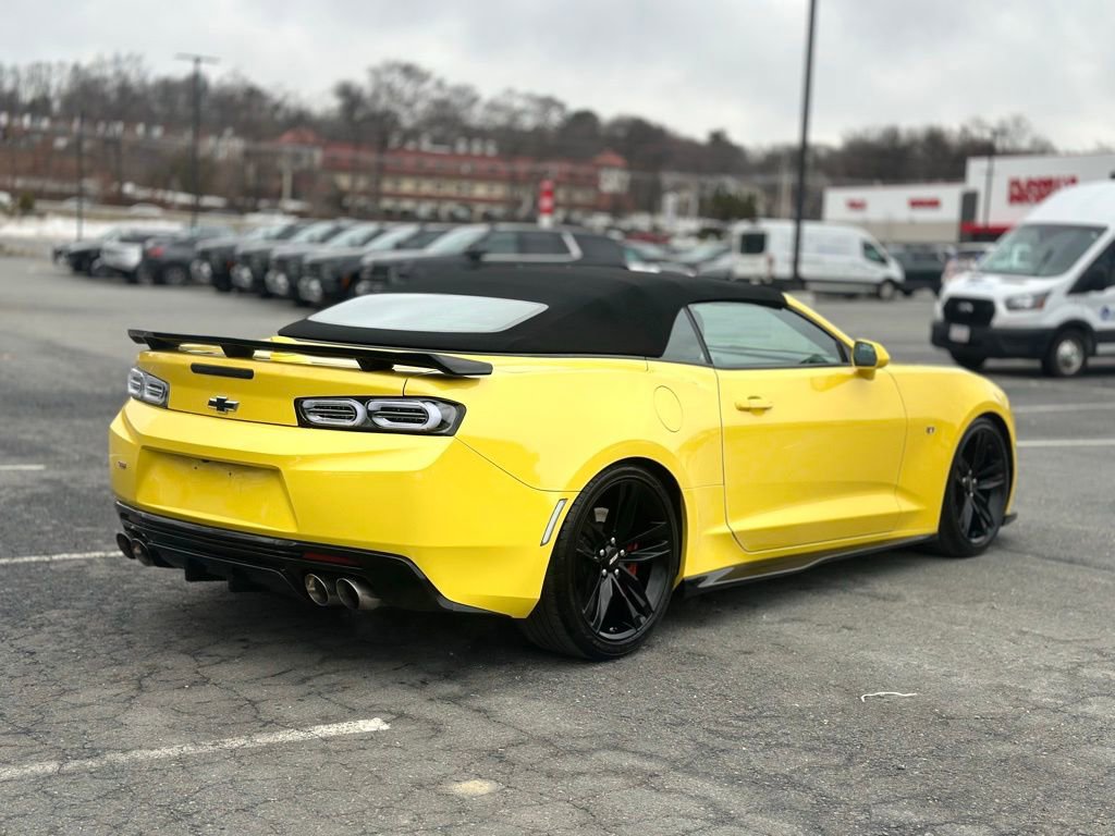 Used 2017 Chevrolet Camaro SS image 6