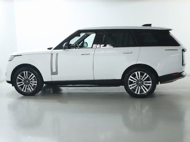 Used 2024 Land Rover Range Rover SE AWD/4WD image 5