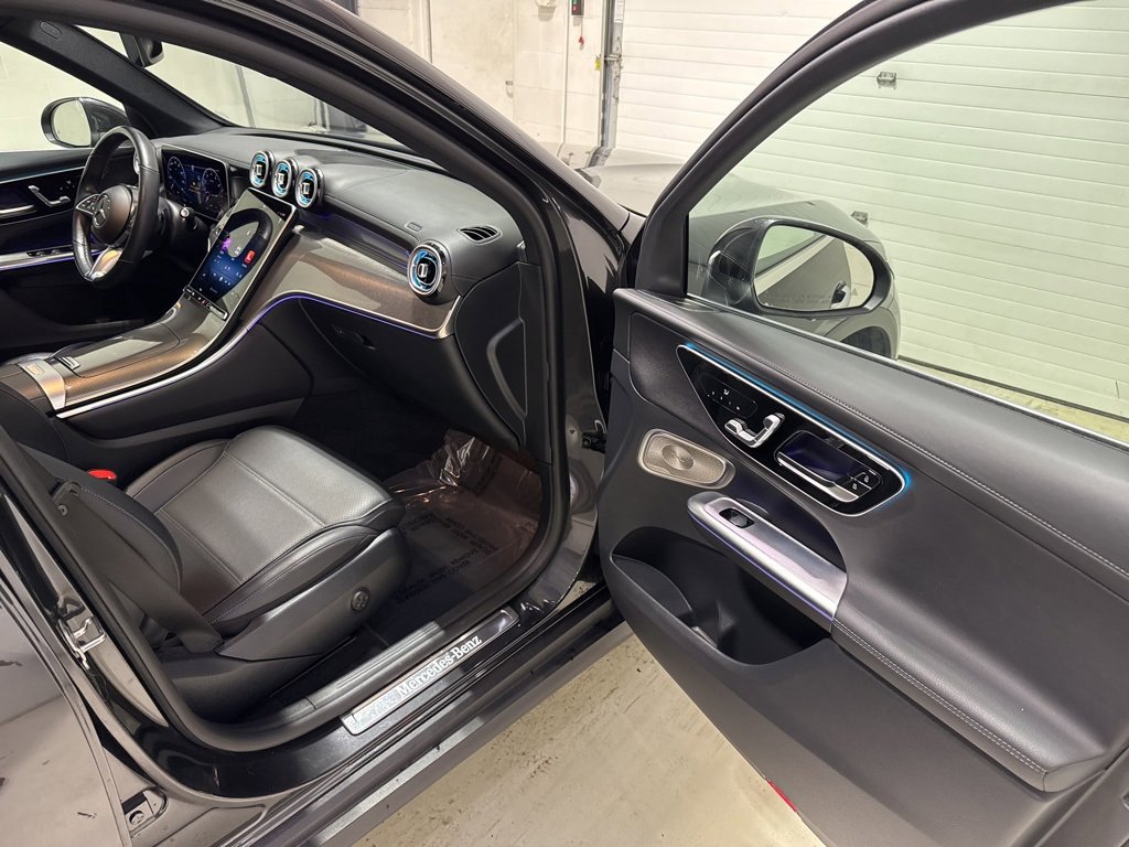 Used 2025 Mercedes-Benz GLC 300 GLC 300 image 44