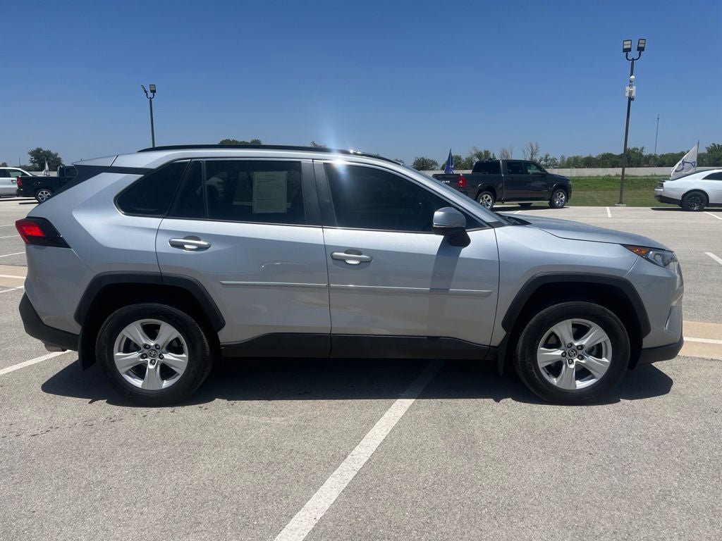Used 2021 Toyota RAV4 XLE w/ Convenience Package FWD image 6