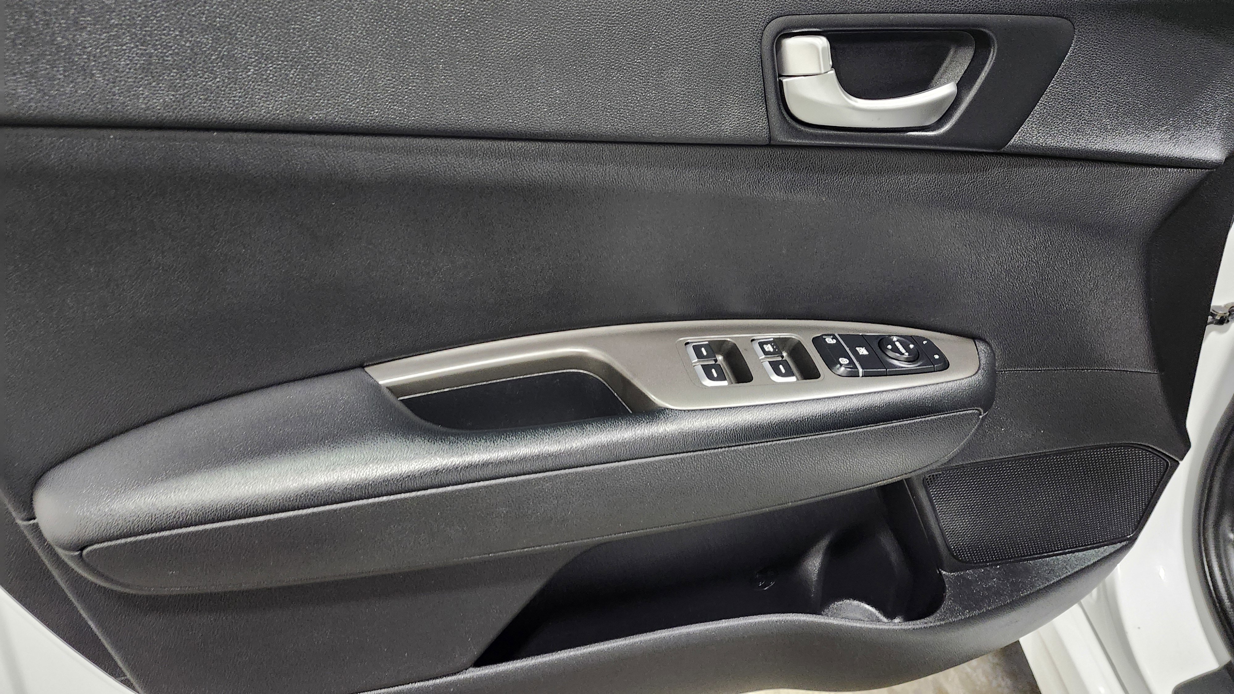 Used 2020 Kia Optima LX image 23