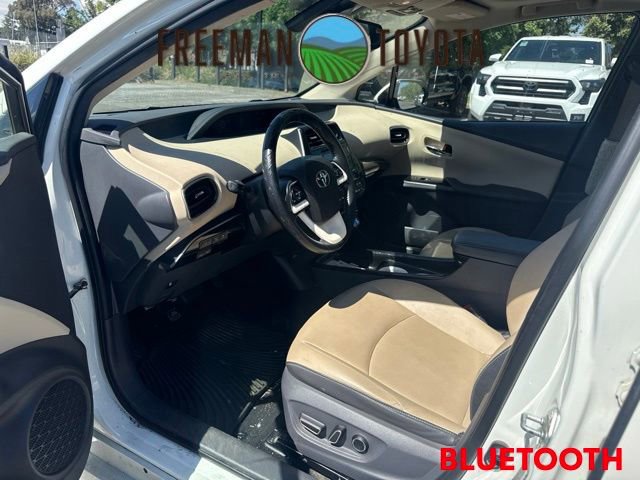 Used 2016 Toyota Prius Four w/ Advanced Technology Package FWD image 7
