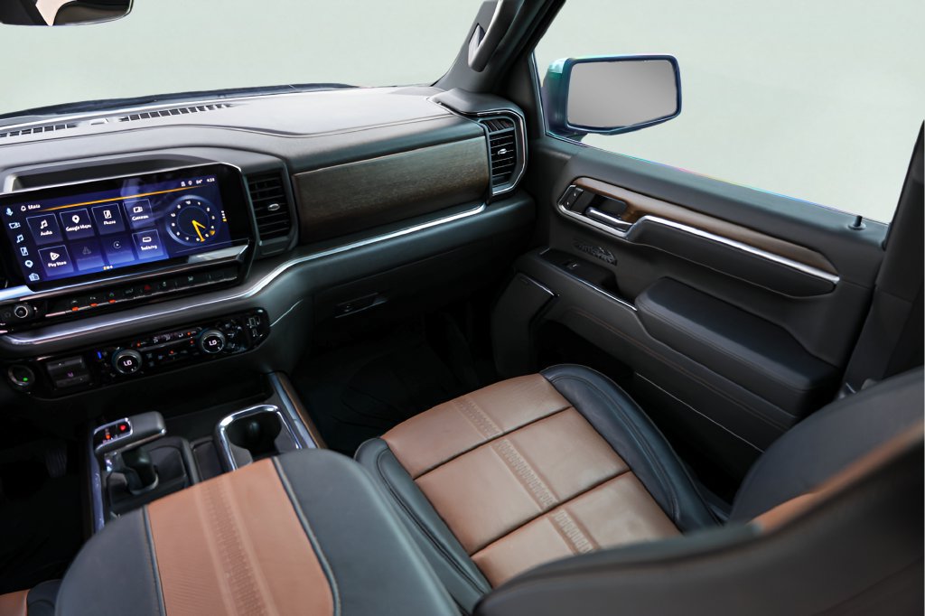 Certified 2025 Chevrolet Silverado 1500 High Country w/ High Country Premium Package AWD/4WD image 29