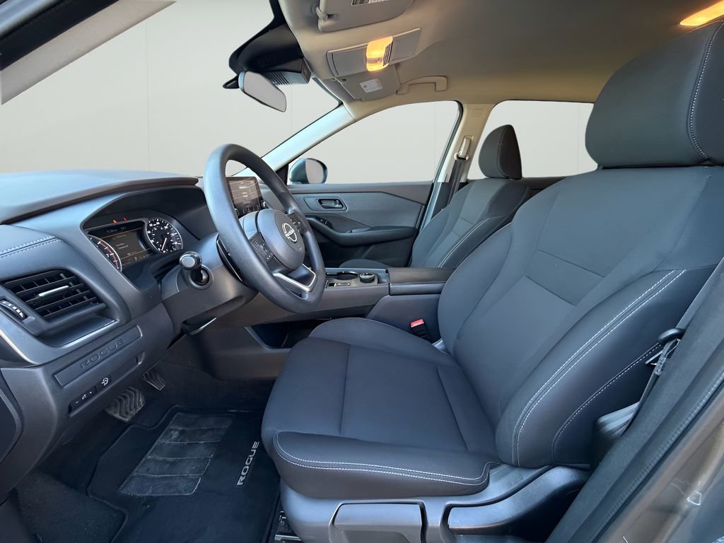 Used 2023 Nissan Rogue S image 10
