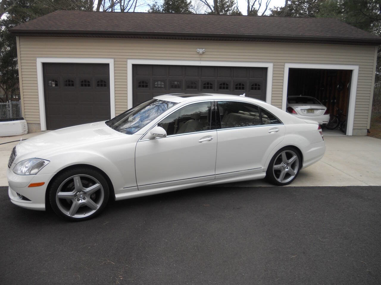 Used 2009 Mercedes-Benz S 550 4MATIC image 2
