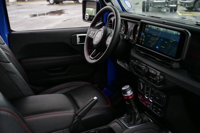 Used 2024 Jeep Wrangler Rubicon AWD/4WD image 34