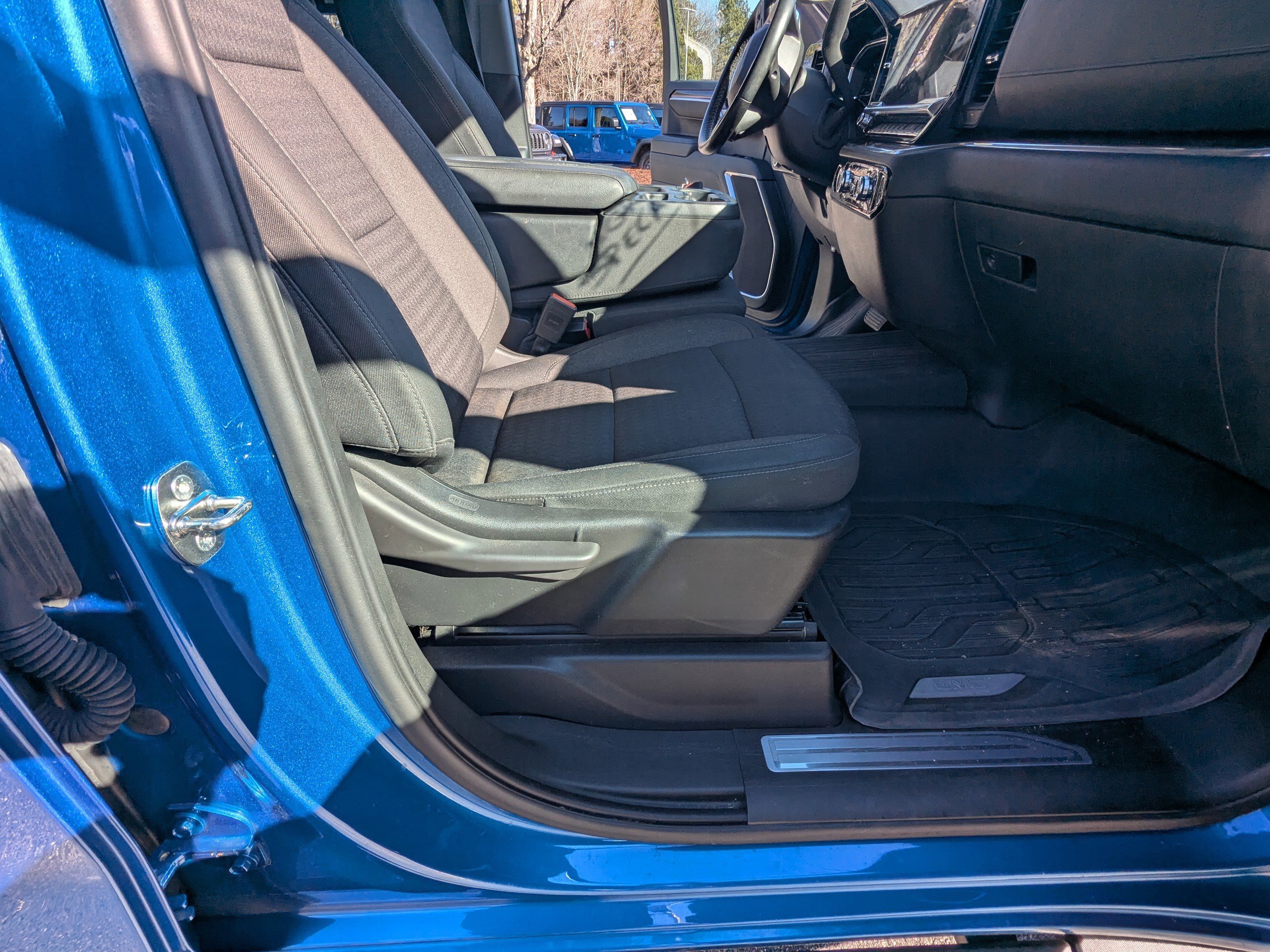 Used 2023 GMC Sierra 1500 Elevation image 13