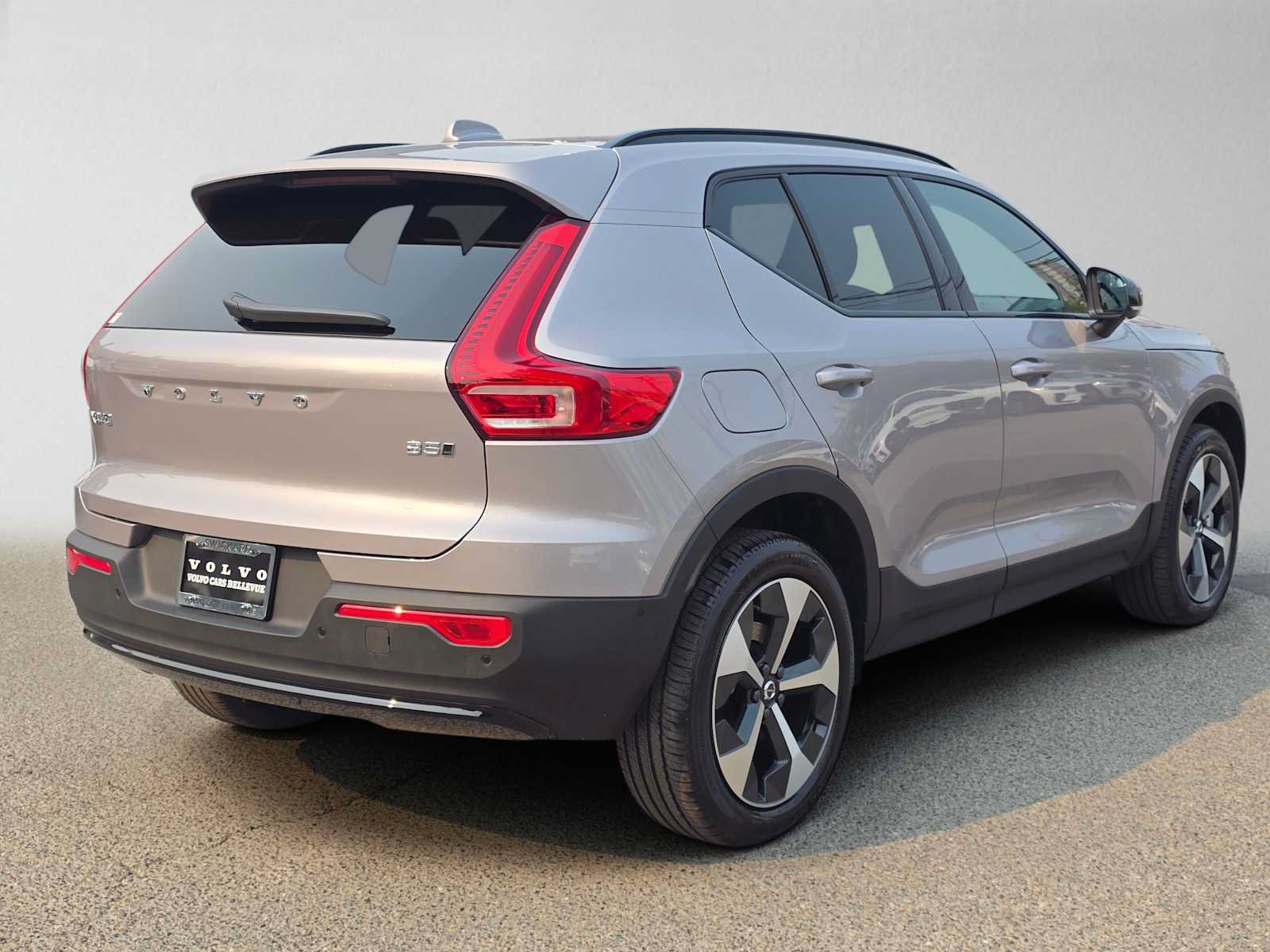 New 2026 Volvo XC40 B5 Plus w/ Protection Package Premier AWD/4WD image 3