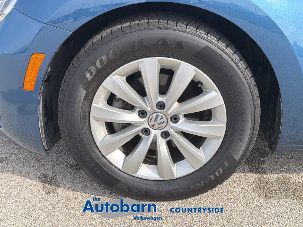 Used 2019 Volkswagen Beetle 2.0T S FWD image 24