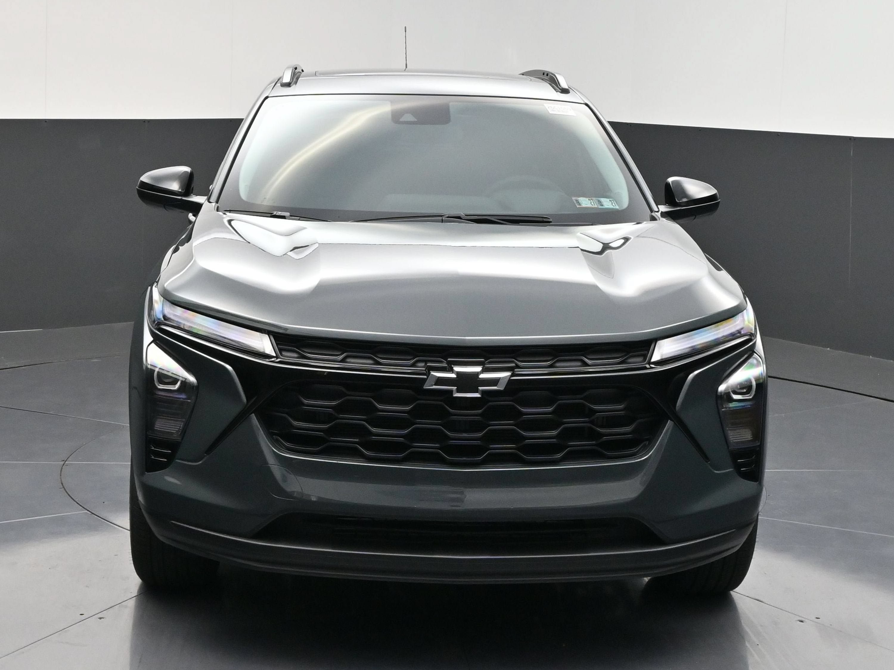New 2026 Chevrolet Trax LT w/ Sunroof Package FWD image 3