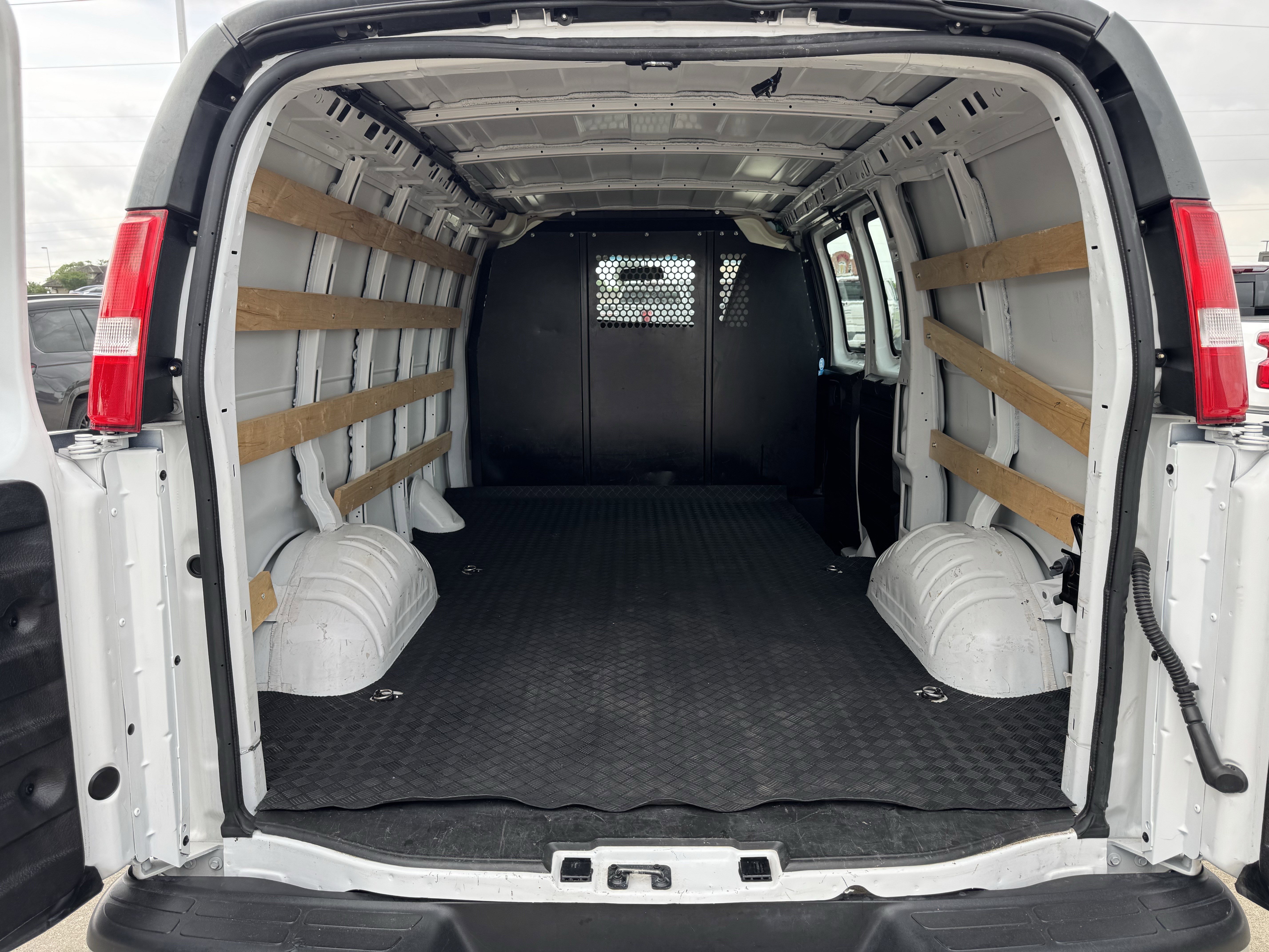 Used 2024 Chevrolet Express 2500 w/ Driver Convenience Package RWD image 28