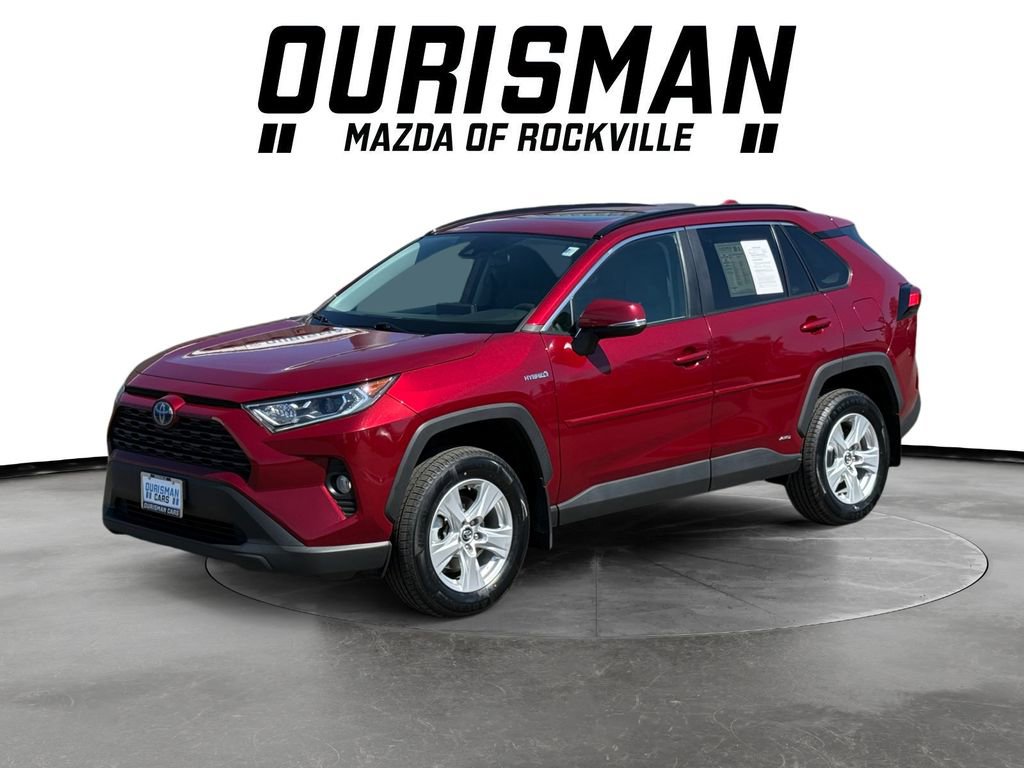 Used 2021 Toyota RAV4 XLE w/ Convenience Package image 2