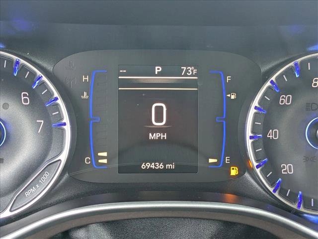 Used 2022 Chrysler Voyager LX image 11