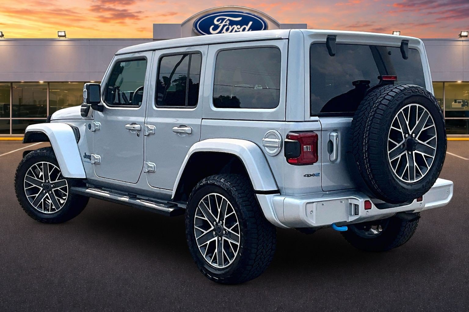 Used 2024 Jeep Wrangler High Altitude AWD/4WD image 2