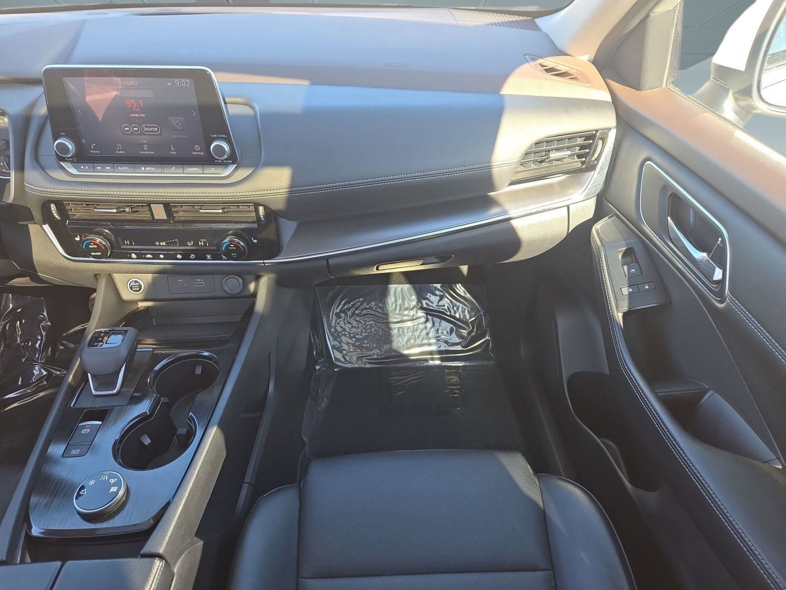 Used 2021 Nissan Rogue SV w/ Premium Package image 28