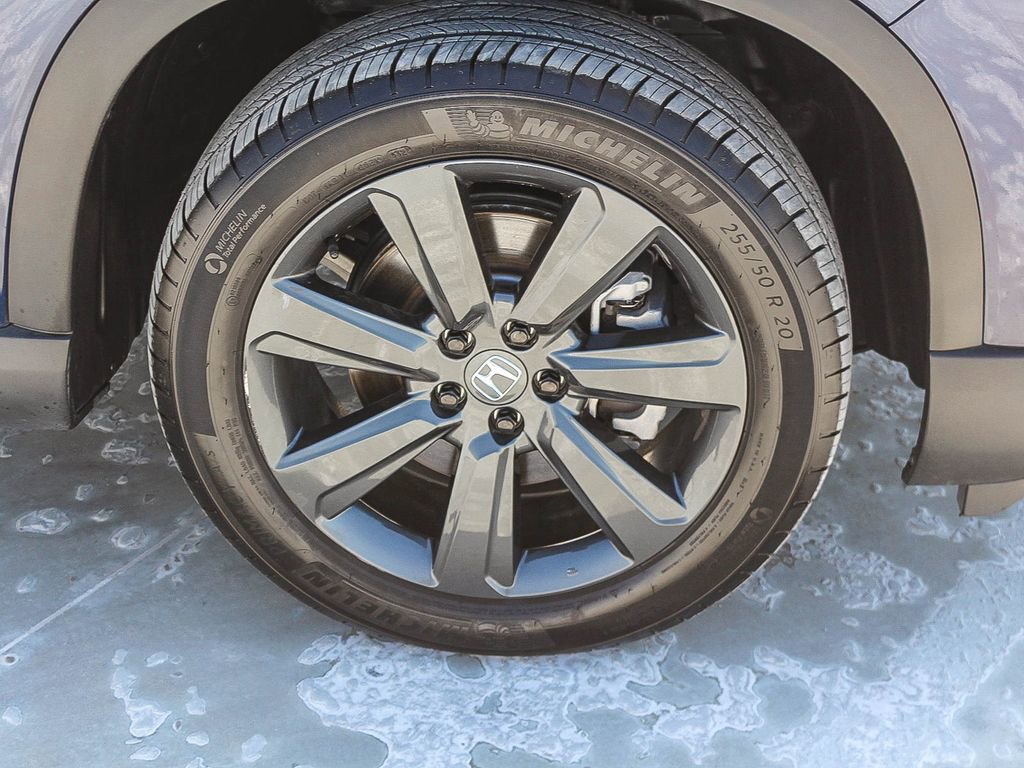 Certified 2025 Honda Pilot Sport image 10
