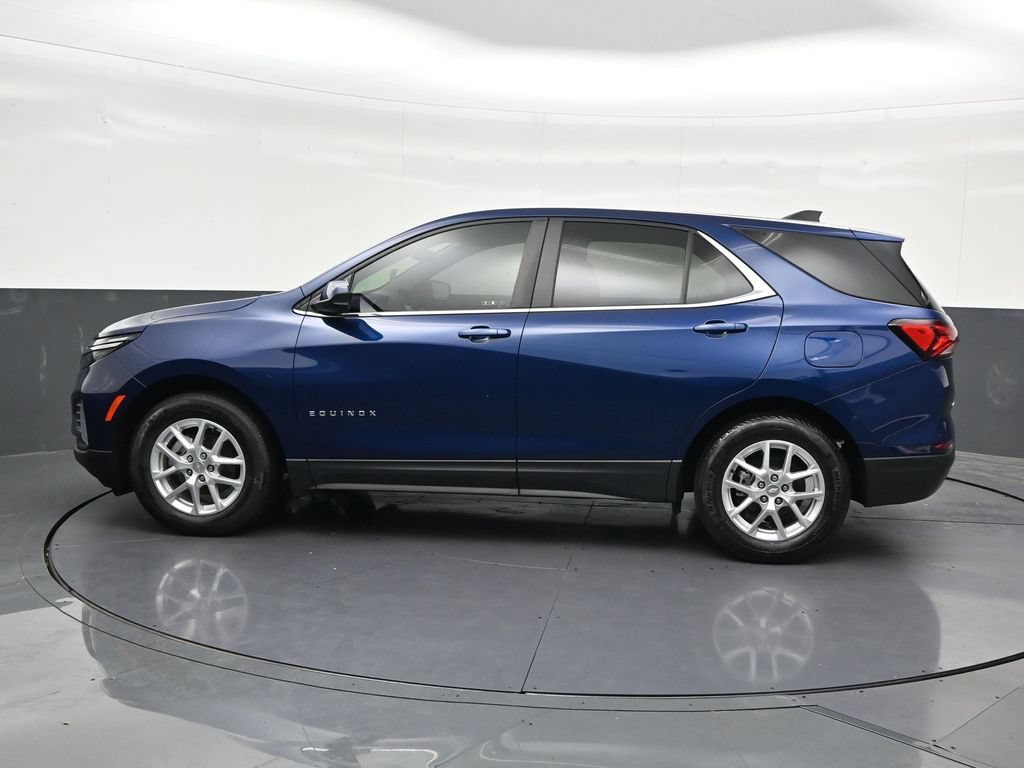 Used 2023 Chevrolet Equinox LT w/ Driver Convenience Package FWD image 2