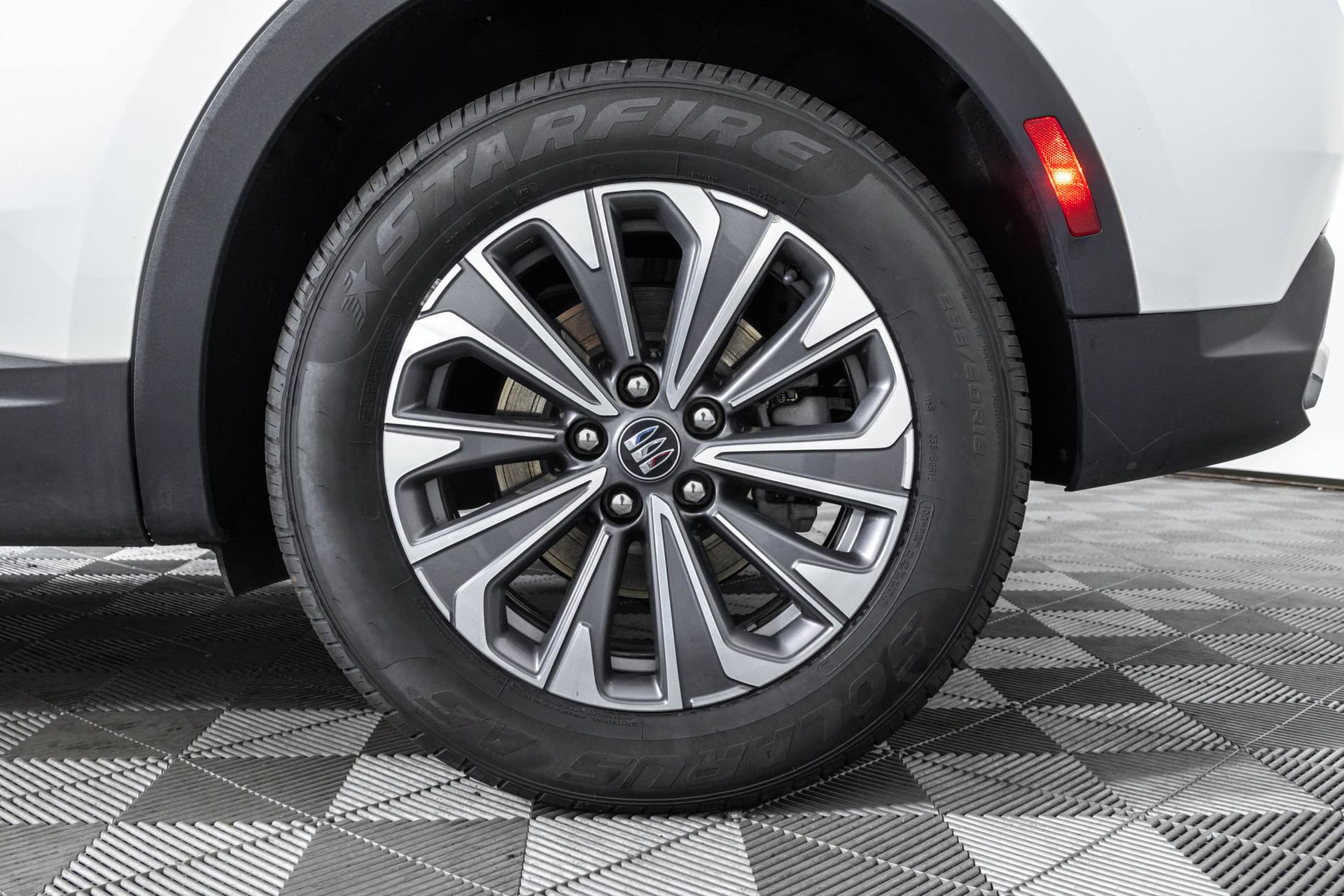 Used 2024 Buick Envision Preferred AWD/4WD image 44