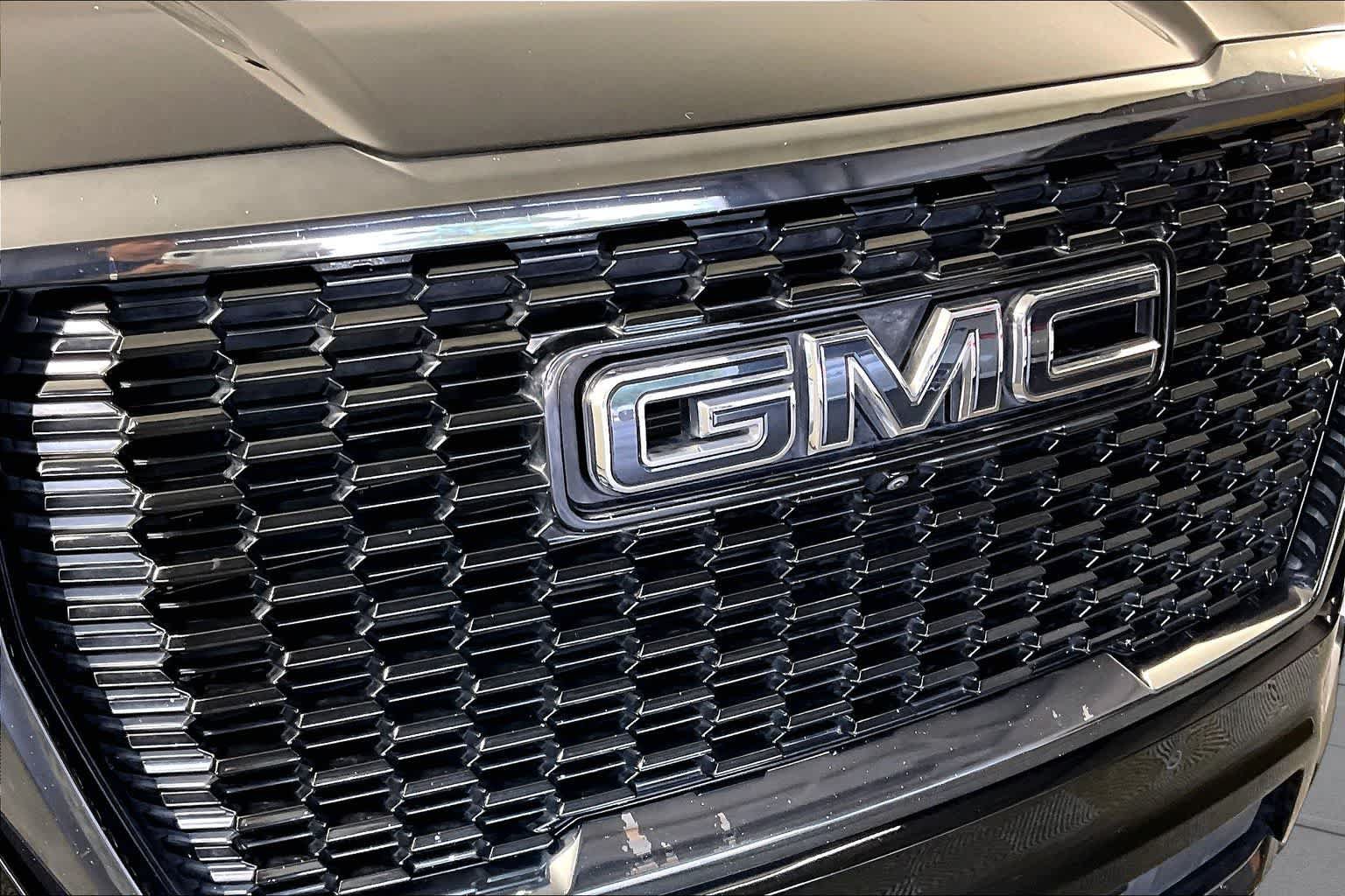 Used 2023 GMC Yukon XL Denali Ultimate AWD/4WD image 29