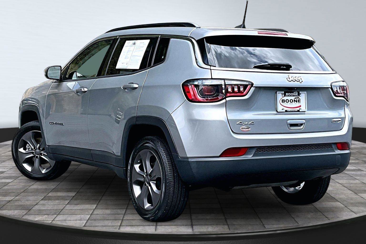Certified 2022 Jeep Compass Latitude AWD/4WD image 2