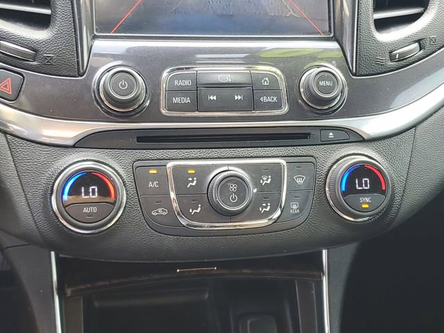 Used 2015 Chevrolet Impala LT w/ Convenience Package FWD image 18