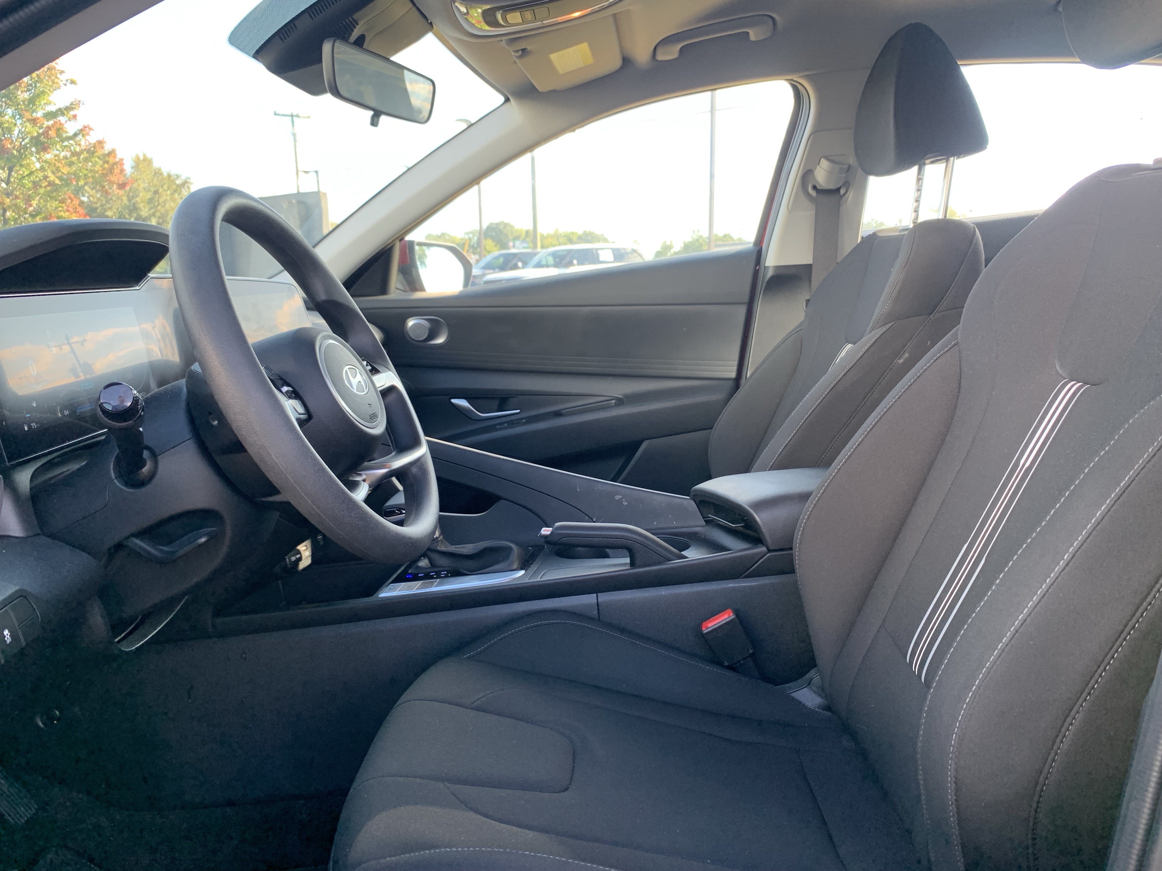 Used 2024 Hyundai Elantra SEL FWD image 16