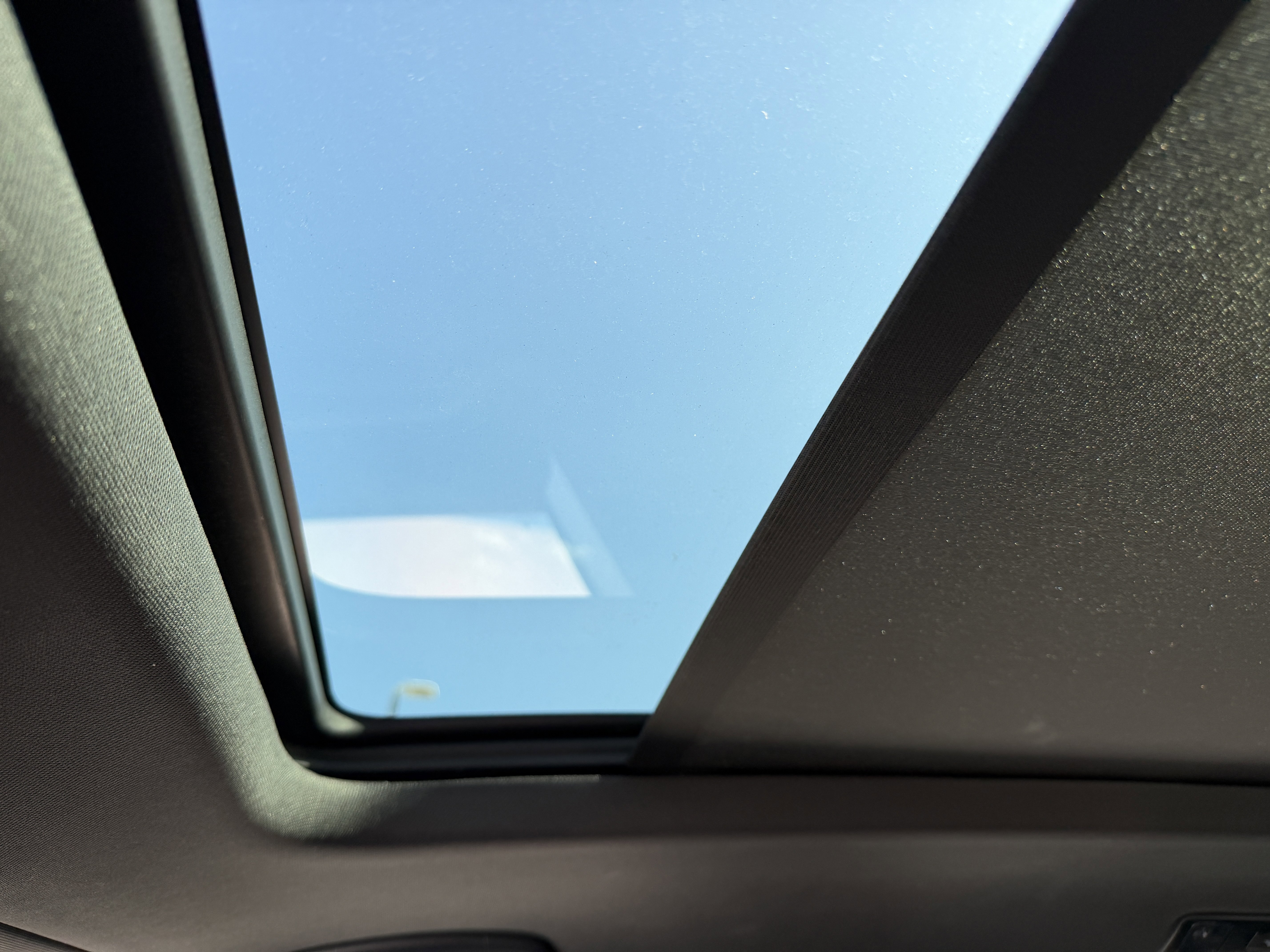 Certified 2023 Volkswagen Atlas Cross Sport SE w/ Panoramic Sunroof Package image 19