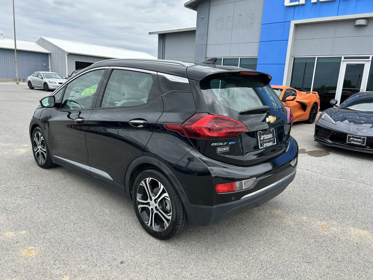 Used 2017 Chevrolet Bolt Premier w/ Driver Confidence II Package image 6