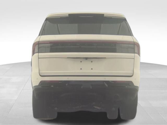 Used 2025 Lincoln Navigator Reserve image 8