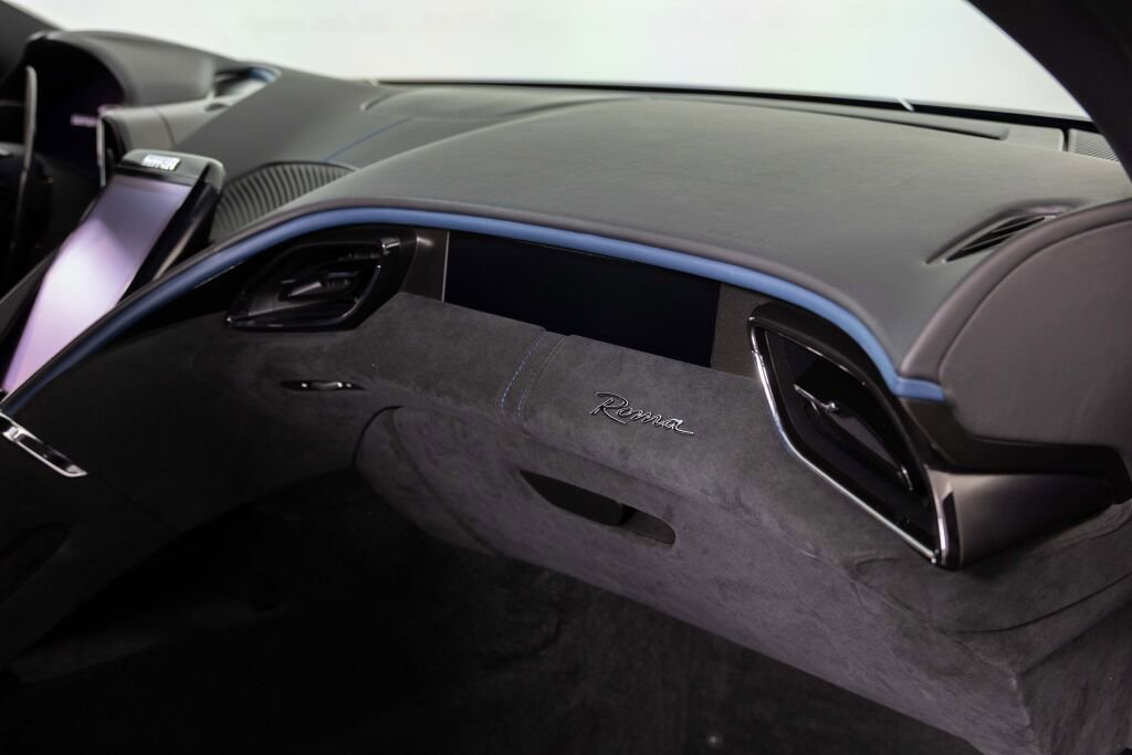 Certified 2021 Ferrari Roma image 28