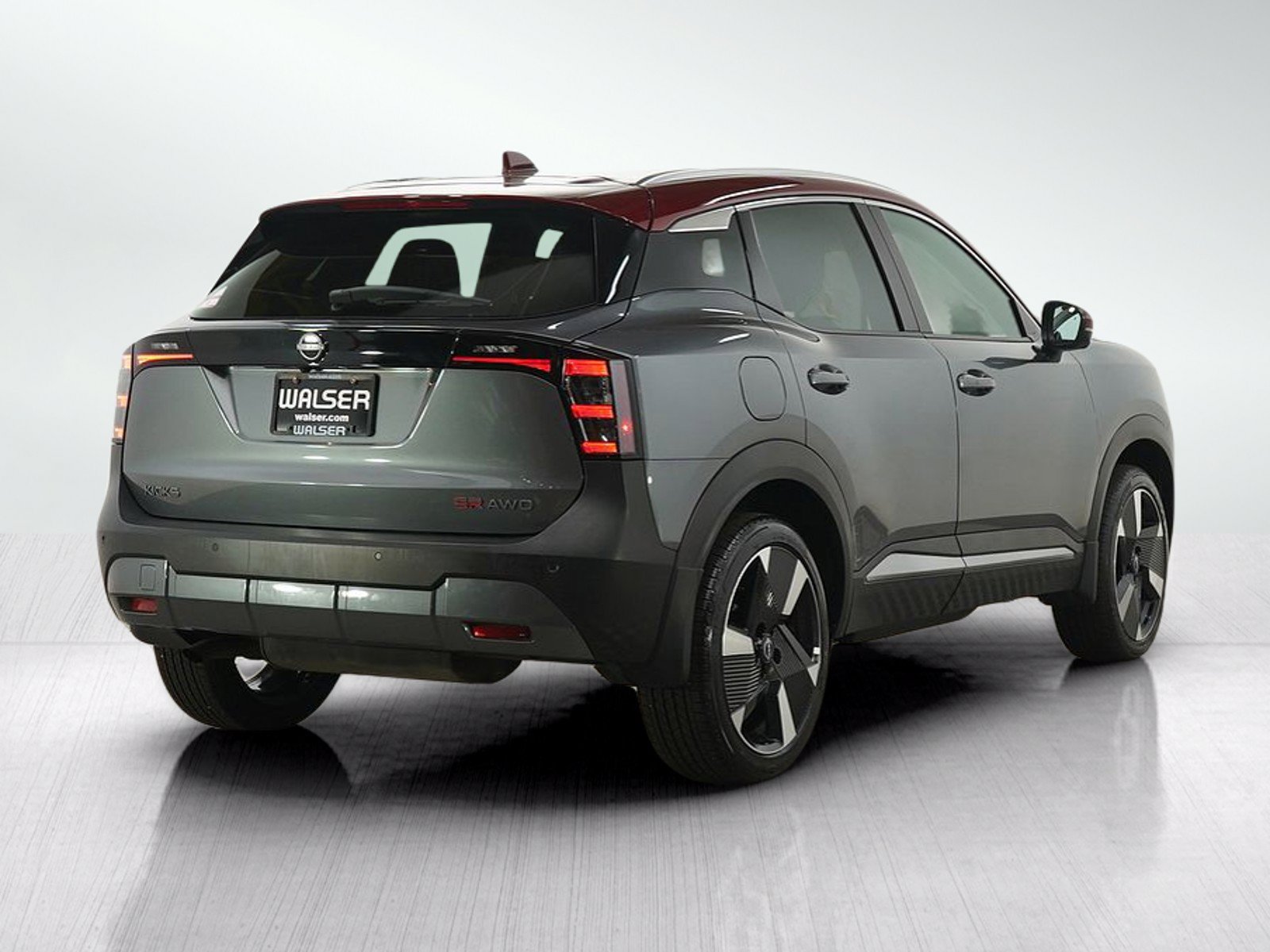 Used 2025 Nissan Kicks SR AWD/4WD image 6