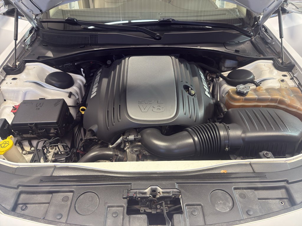 Used 2013 Chrysler 300 C w/ Harman Kardon Audio Group image 32