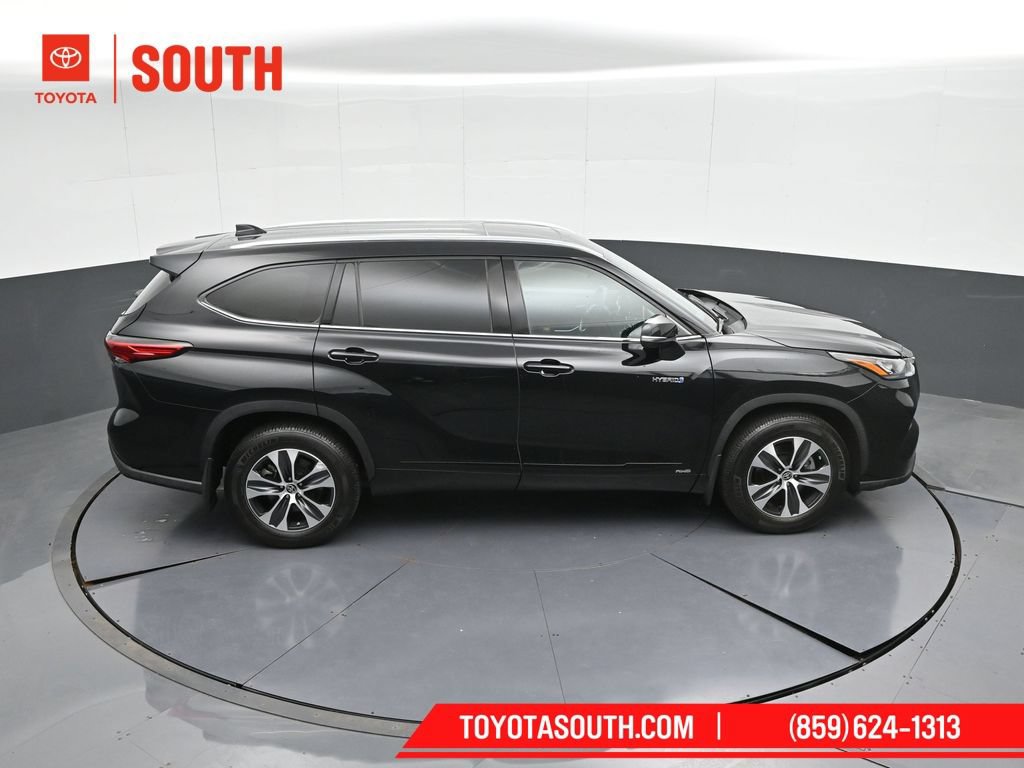 Used 2020 Toyota Highlander XLE AWD/4WD image 51