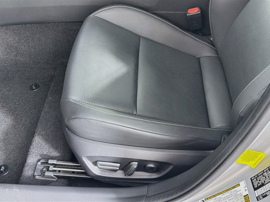Used 2024 Toyota Prius XLE FWD image 23