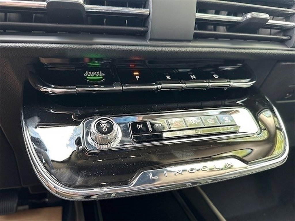 New 2025 Lincoln Corsair Reserve image 19