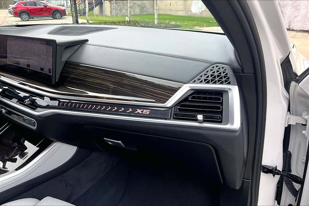 Used 2024 BMW X5 sDrive40i w/ Premium Package image 21