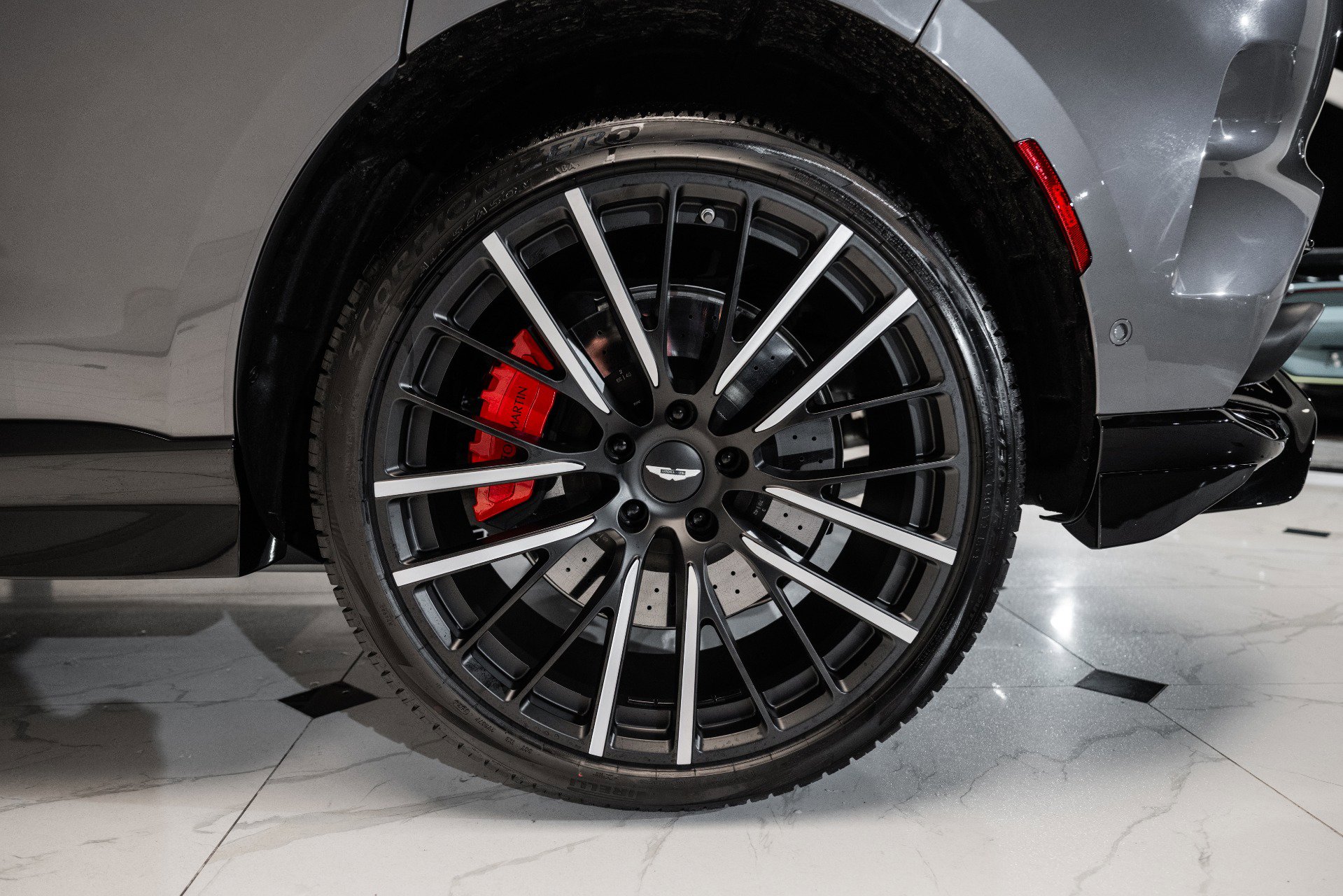 Used 2025 Aston Martin DBX 707 image 47